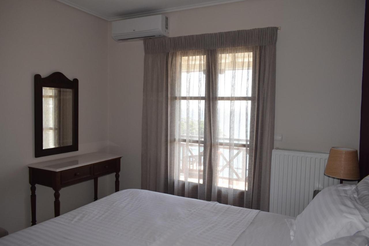 Elpida Apartments Votsi  Bagian luar foto