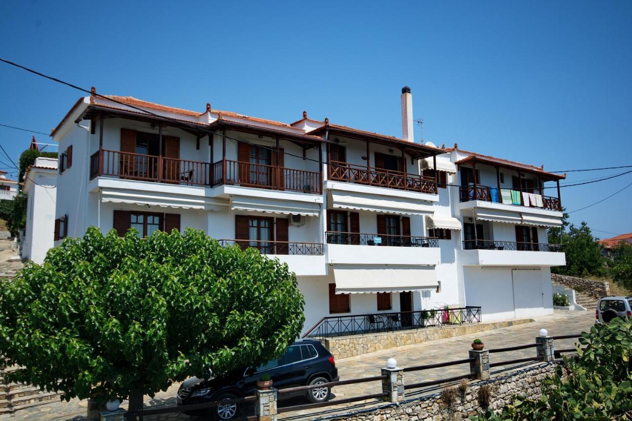 Elpida Apartments Votsi  Bagian luar foto
