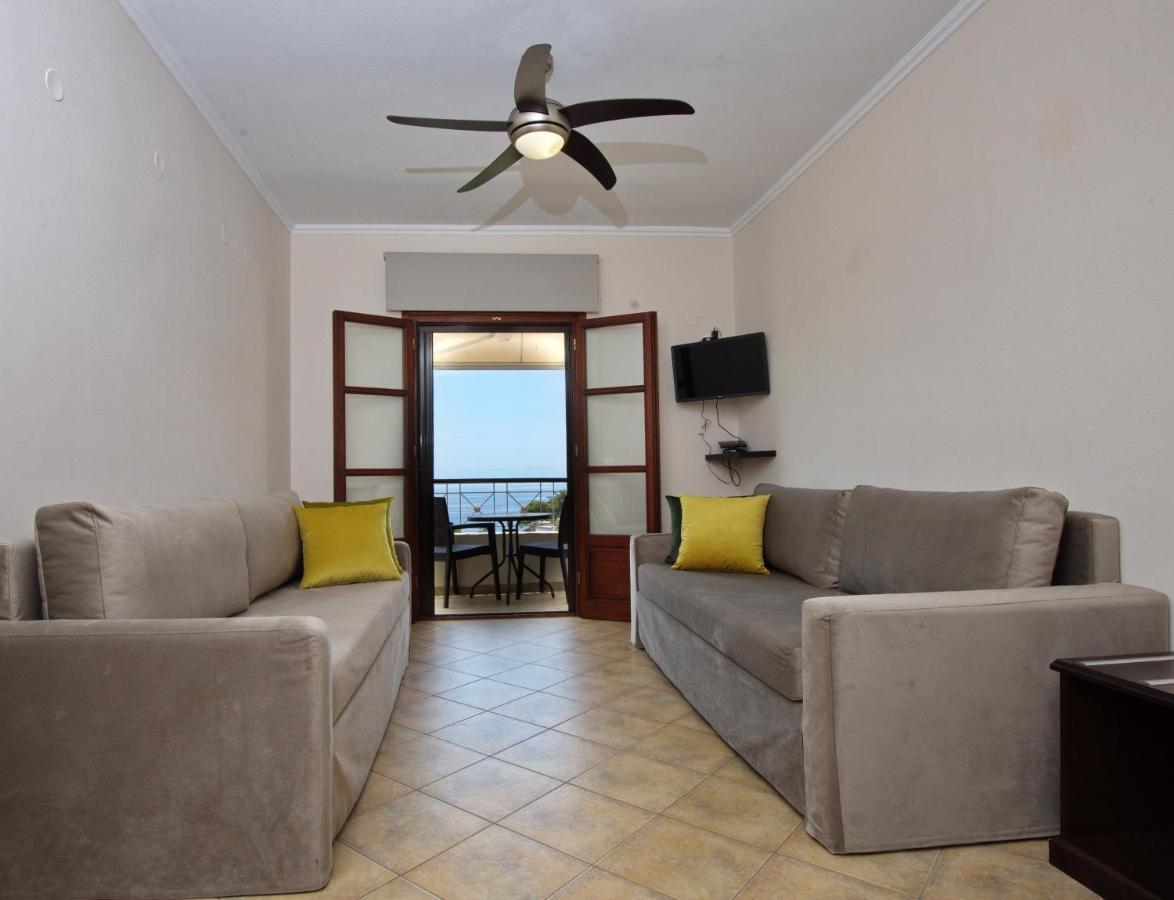 Elpida Apartments Votsi  Bagian luar foto
