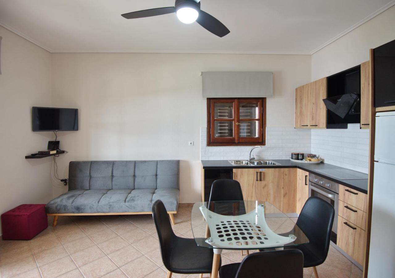 Elpida Apartments Votsi  Bagian luar foto